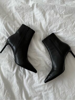 Jeffrey Campbell Black Pointed-Toe Stiletto Ankle Booties